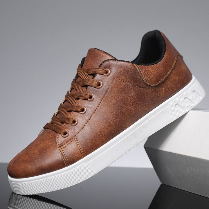 Men’s Lace-Up Shoes with Rounded Toe and Padded Collar