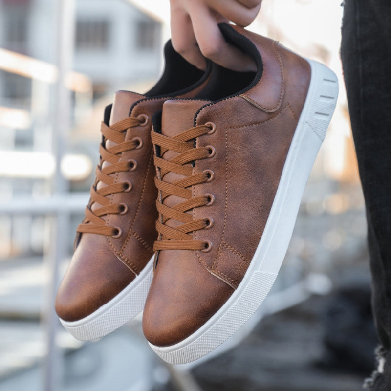 Men’s Lace-Up Shoes with Rounded Toe and Padded Collar