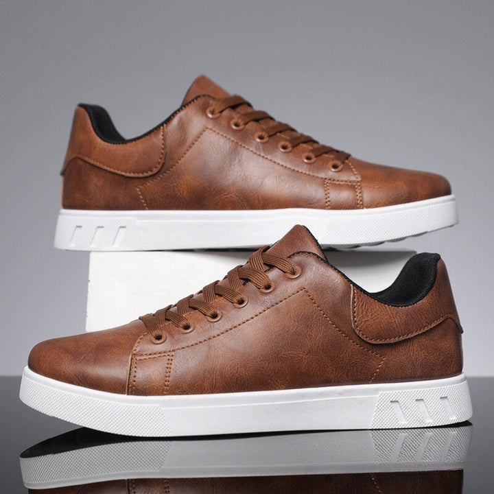 Men’s Lace-Up Shoes with Rounded Toe and Padded Collar