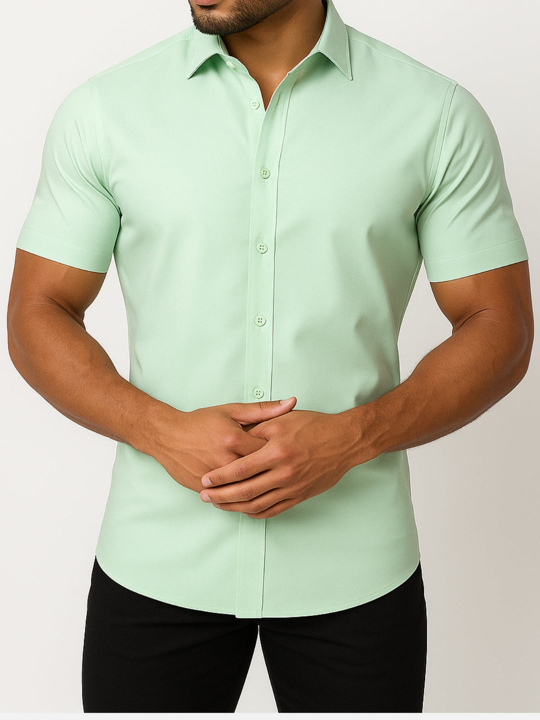 Men's Short Sleeve Shirt with Pointed Collar and Button Front