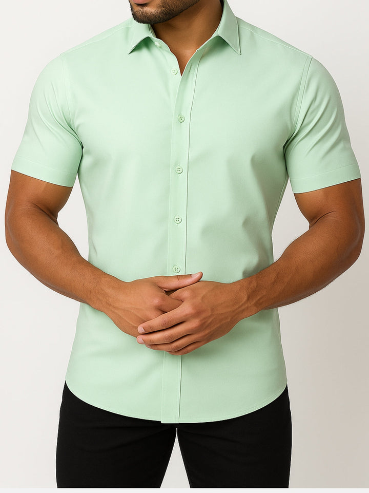Men's Short Sleeve Shirt with Pointed Collar and Button Front
