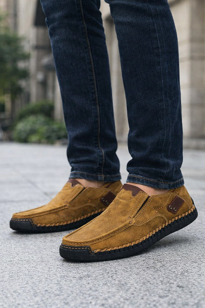 Men's Slip-On Shoes with Contrast Accents and Textured Sole