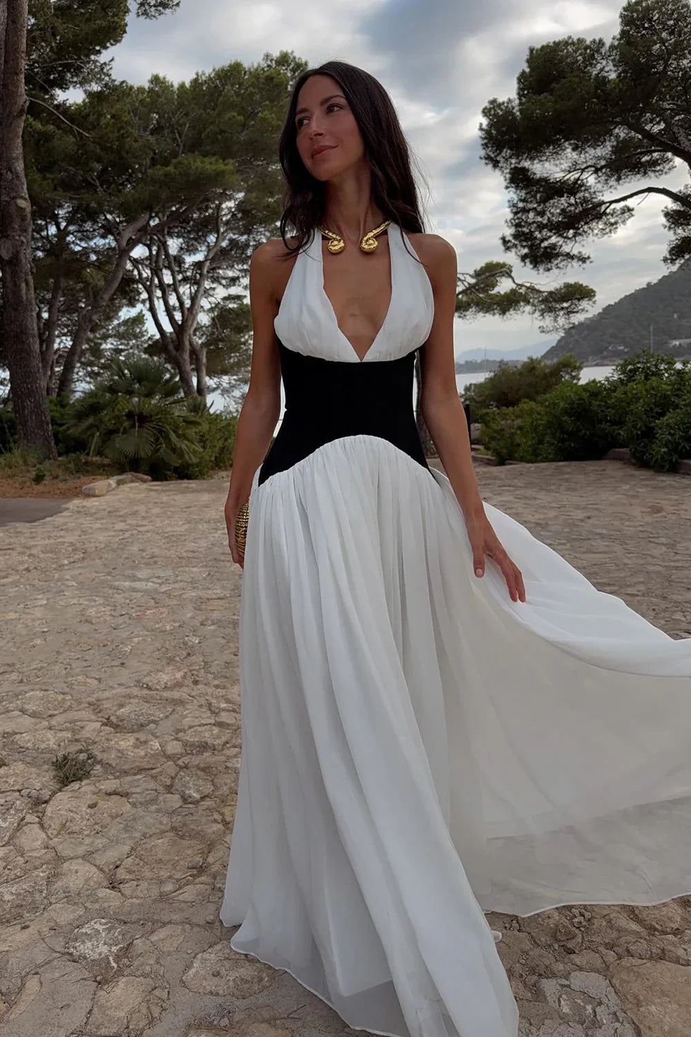 Women's Halter Maxi Wedding Guest Dress with Deep V-Neck and Contrast Color