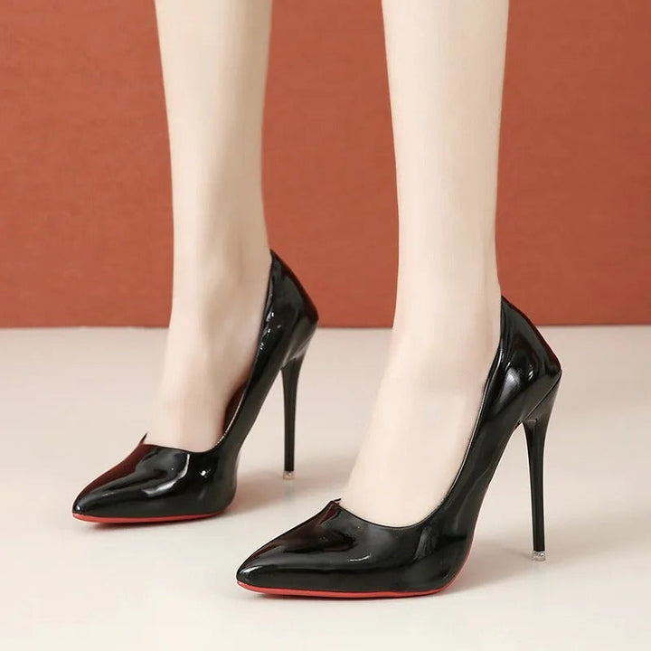 Women’s Heels with Pointed Toe and Closed Back