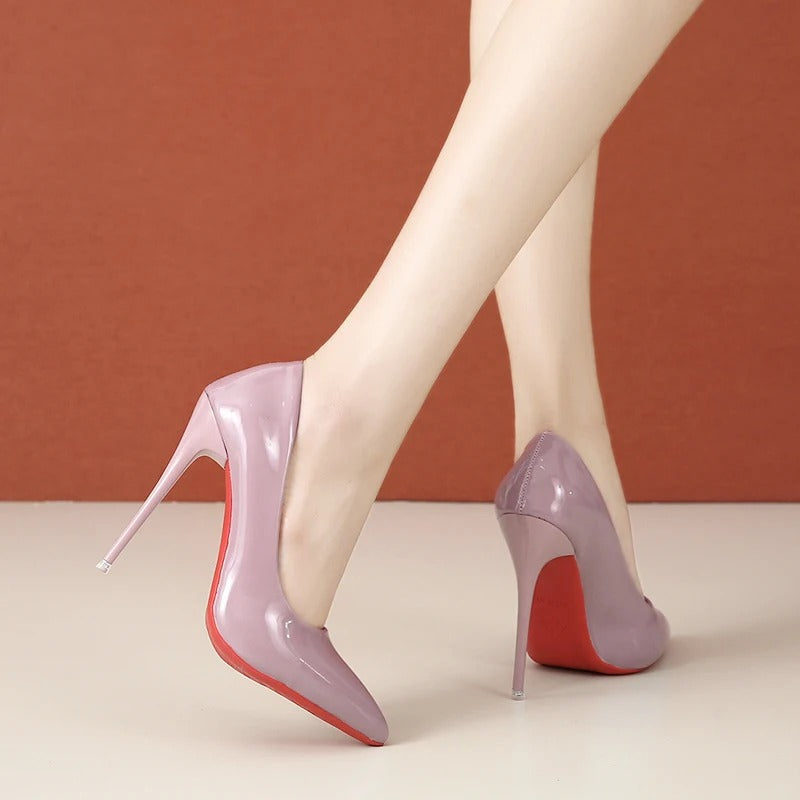 Women’s Heels with Pointed Toe and Closed Back
