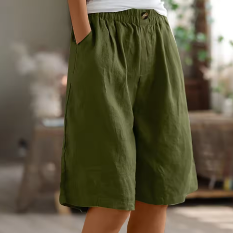 Women's Knee-Length Shorts with Gathered Waist and Side Pockets