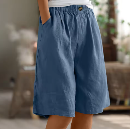Women's Knee-Length Shorts with Gathered Waist and Side Pockets