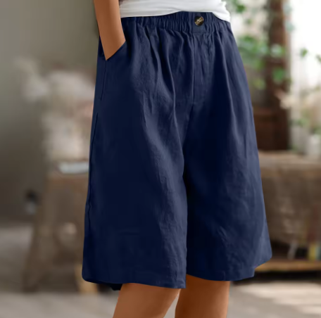 Women's Knee-Length Shorts with Gathered Waist and Side Pockets
