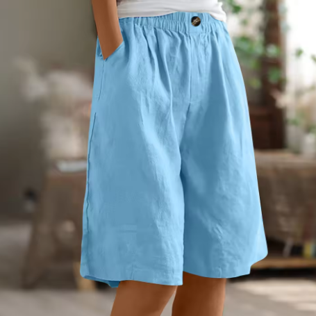 Women's Knee-Length Shorts with Gathered Waist and Side Pockets