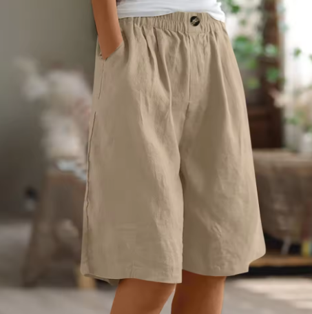 Women's Knee-Length Shorts with Gathered Waist and Side Pockets
