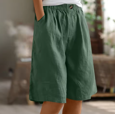Women's Knee-Length Shorts with Gathered Waist and Side Pockets