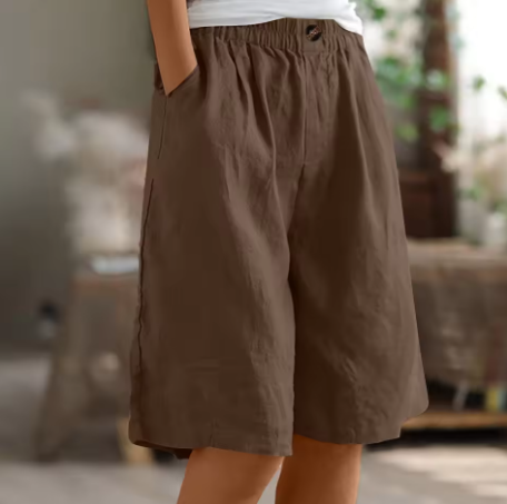 Women's Knee-Length Shorts with Gathered Waist and Side Pockets