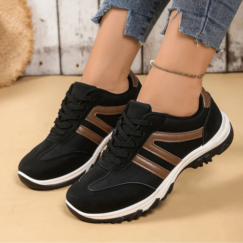 Women's Lace-Up Shoes with a Round Toe and a Closed Heel