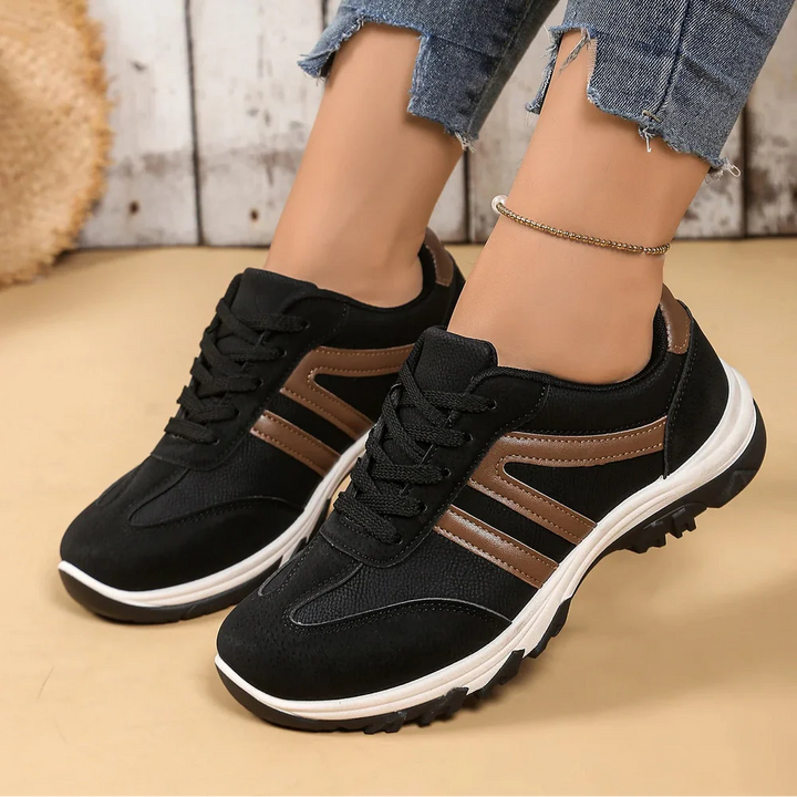 Women's Lace-Up Shoes with a Round Toe and a Closed Heel