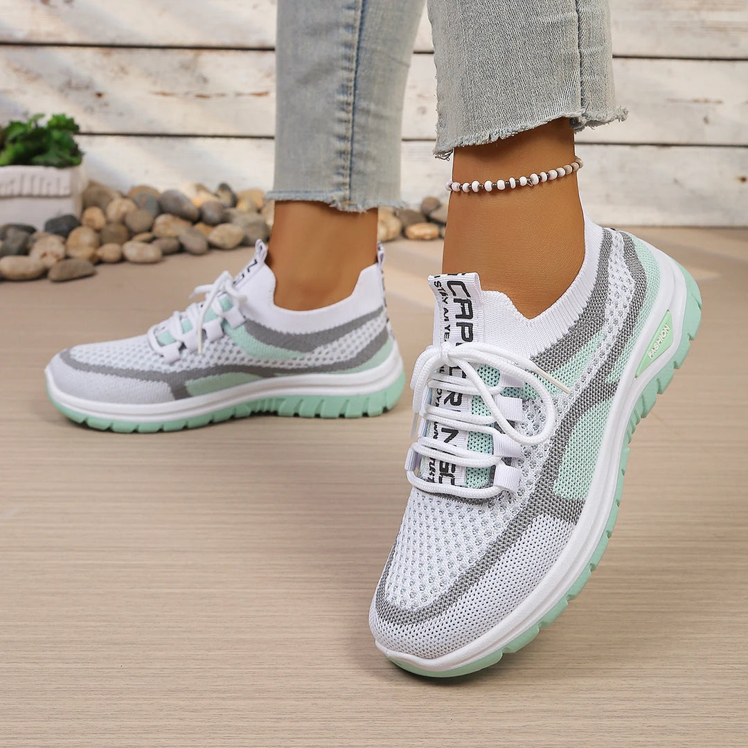 Women’s Lace-Up Shoes with Round Toe and Grooved Sole