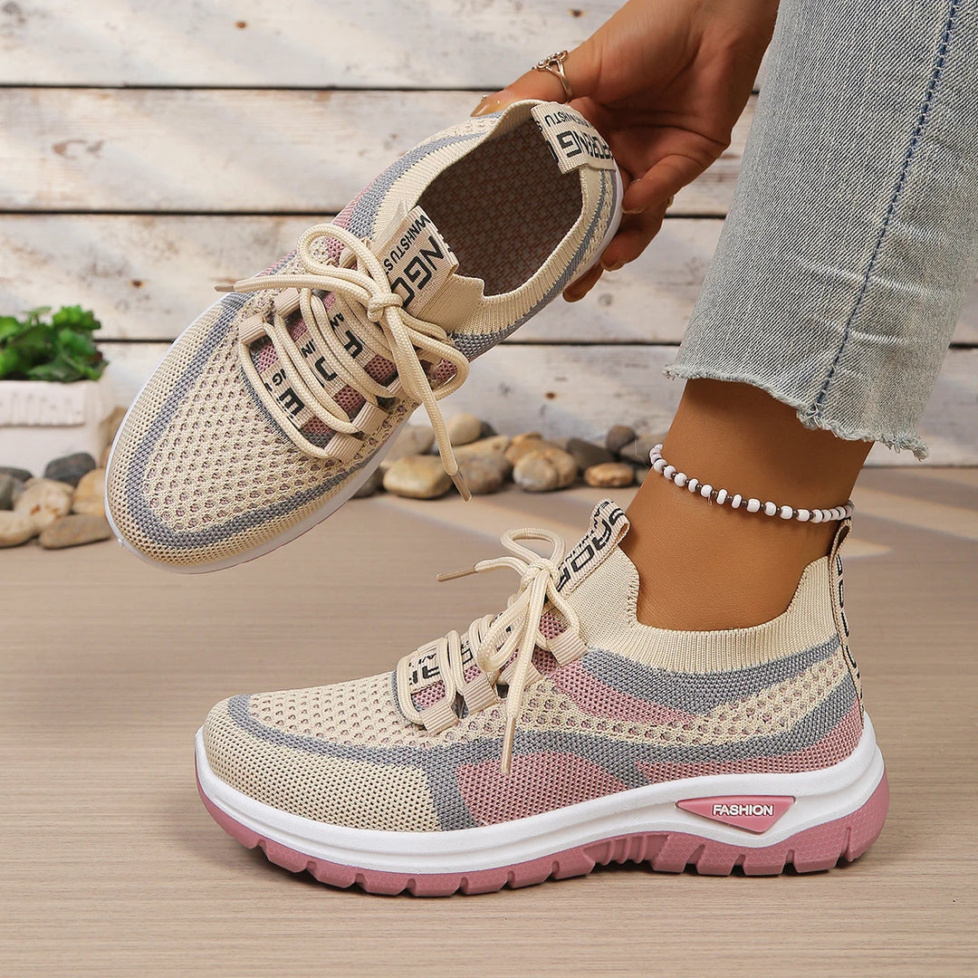 Women’s Lace-Up Shoes with Round Toe and Grooved Sole