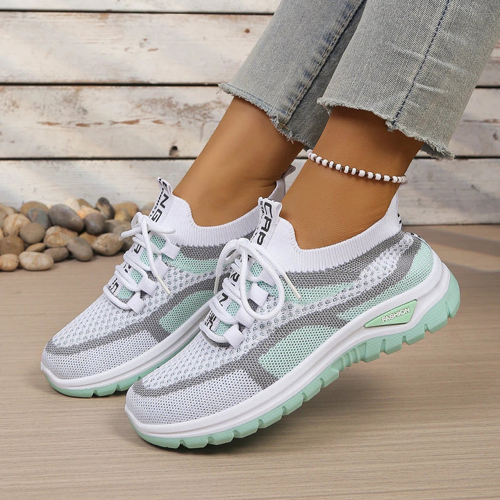 Women’s Lace-Up Shoes with Round Toe and Grooved Sole