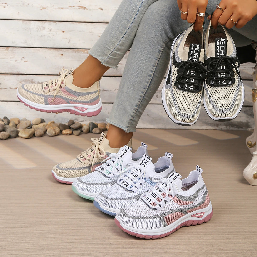 Women’s Lace-Up Shoes with Round Toe and Grooved Sole