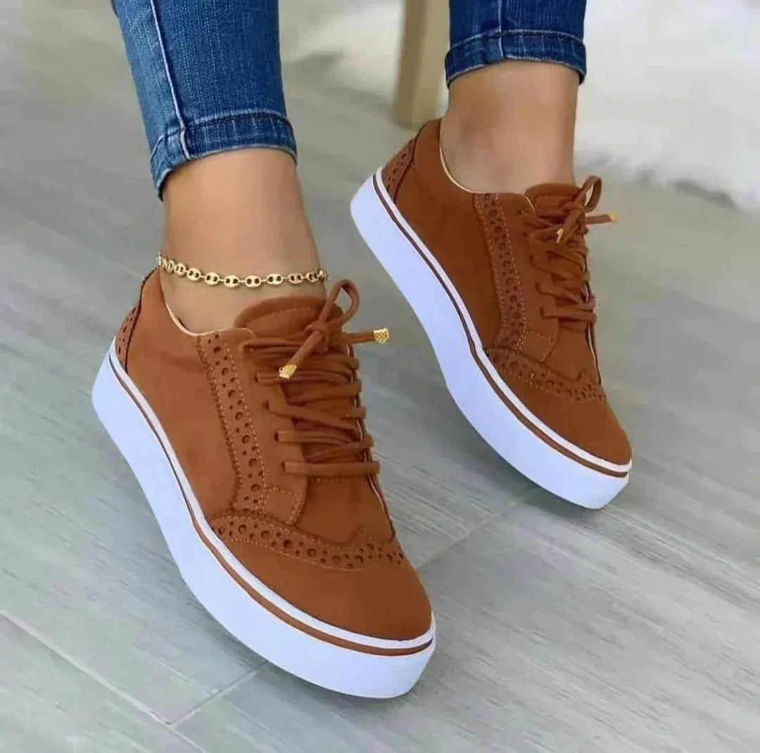 Women's Low-Top Sneakers with Perforated Brogue Detailing and Platform Soles