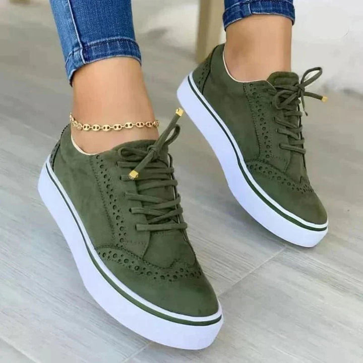 Women's Low-Top Sneakers with Perforated Brogue Detailing and Platform Soles