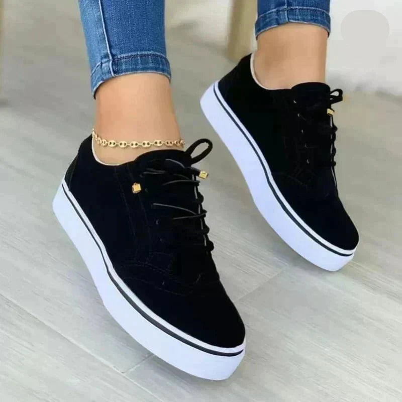 Women's Low-Top Sneakers with Perforated Brogue Detailing and Platform Soles