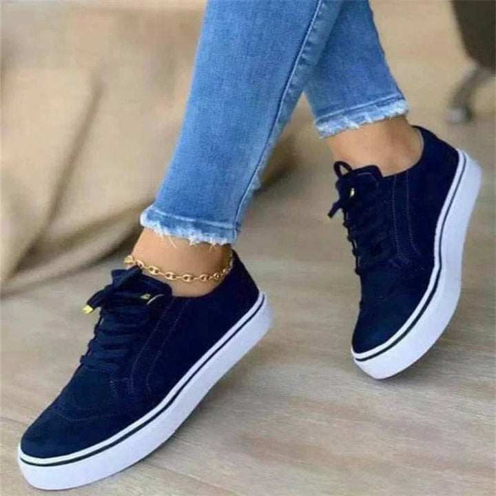 Women's Low-Top Sneakers with Perforated Brogue Detailing and Platform Soles