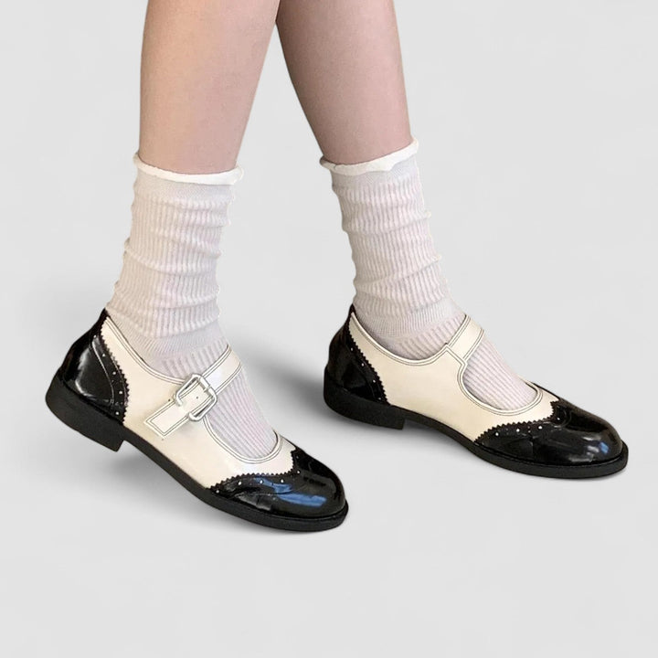 Women’s Mary Jane Shoes with Closed Toe and Adjustable Buckle Strap
