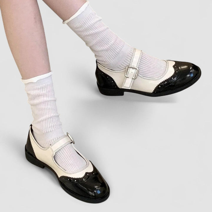 Women’s Mary Jane Shoes with Closed Toe and Adjustable Buckle Strap