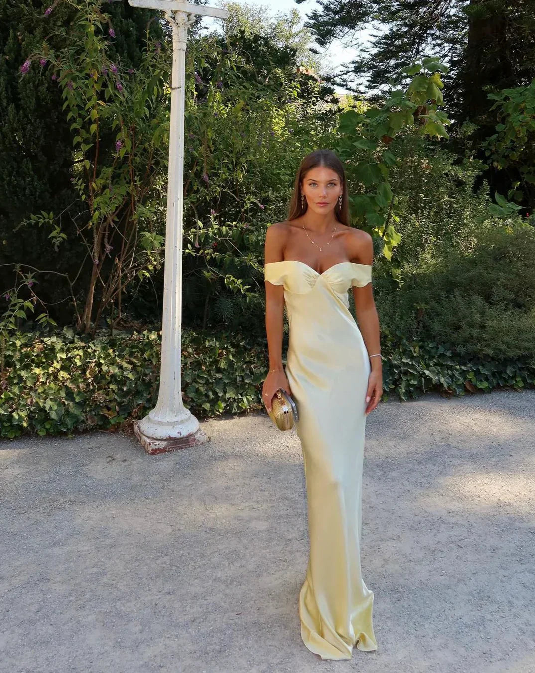 Women’s Off-Shoulder Maxi Dress with Open Back and Floor-Length Hem