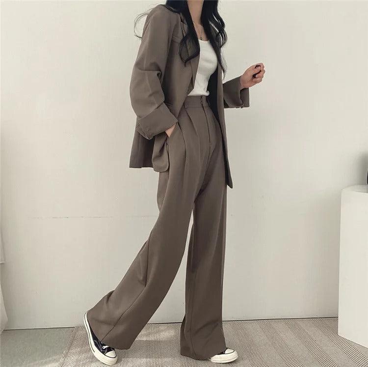 Women’s Oversized Two-Piece Suit with Notch Lapel Blazer and Wide-Leg Pants