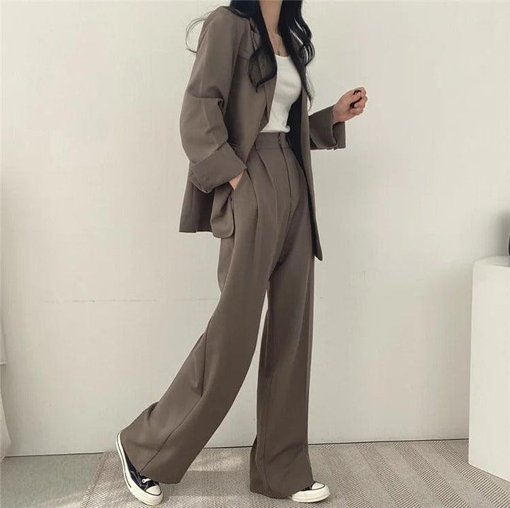 Women’s Oversized Two-Piece Suit with Notch Lapel Blazer and Wide-Leg Pants