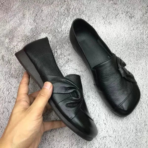 Women's Round Toe Mule Shoes with Pleated Front and Flat Soles