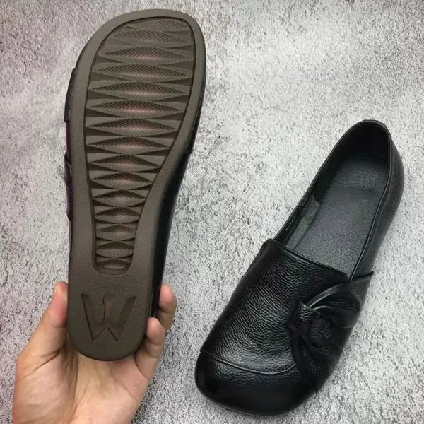 Women's Round Toe Mule Shoes with Pleated Front and Flat Soles