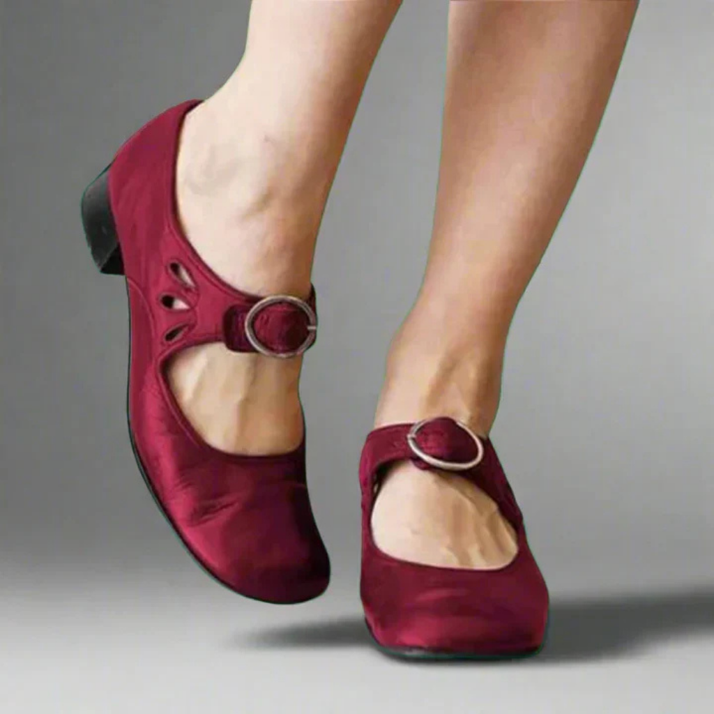 Women's Round Toe Shoes with Buckle Strap and Block Heel