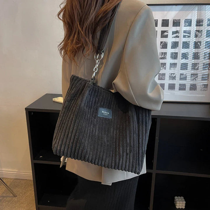 Women’s Shoulder Bag with Ribbed Pattern and Chain Strap