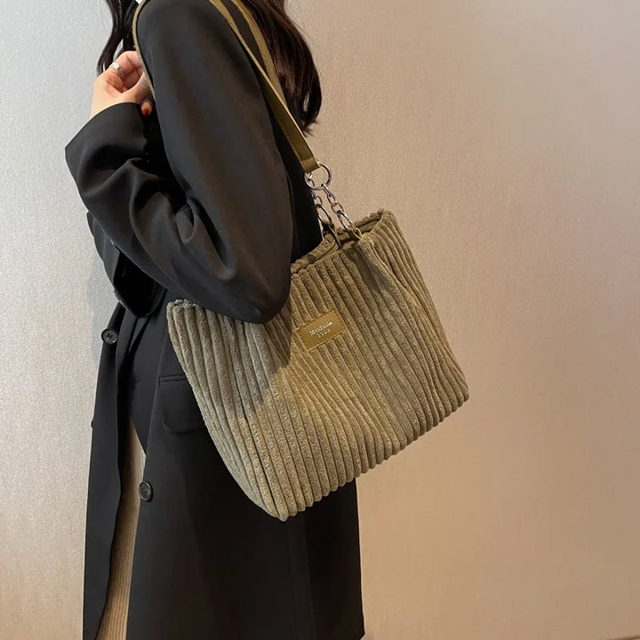 Women’s Shoulder Bag with Ribbed Pattern and Chain Strap
