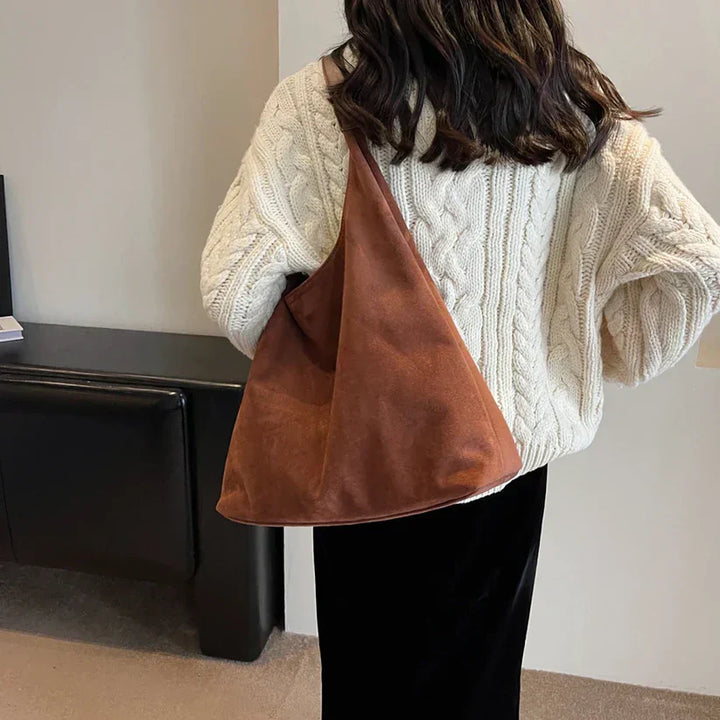 Women’s Shoulder Bag with Wide Opening and Single Strap