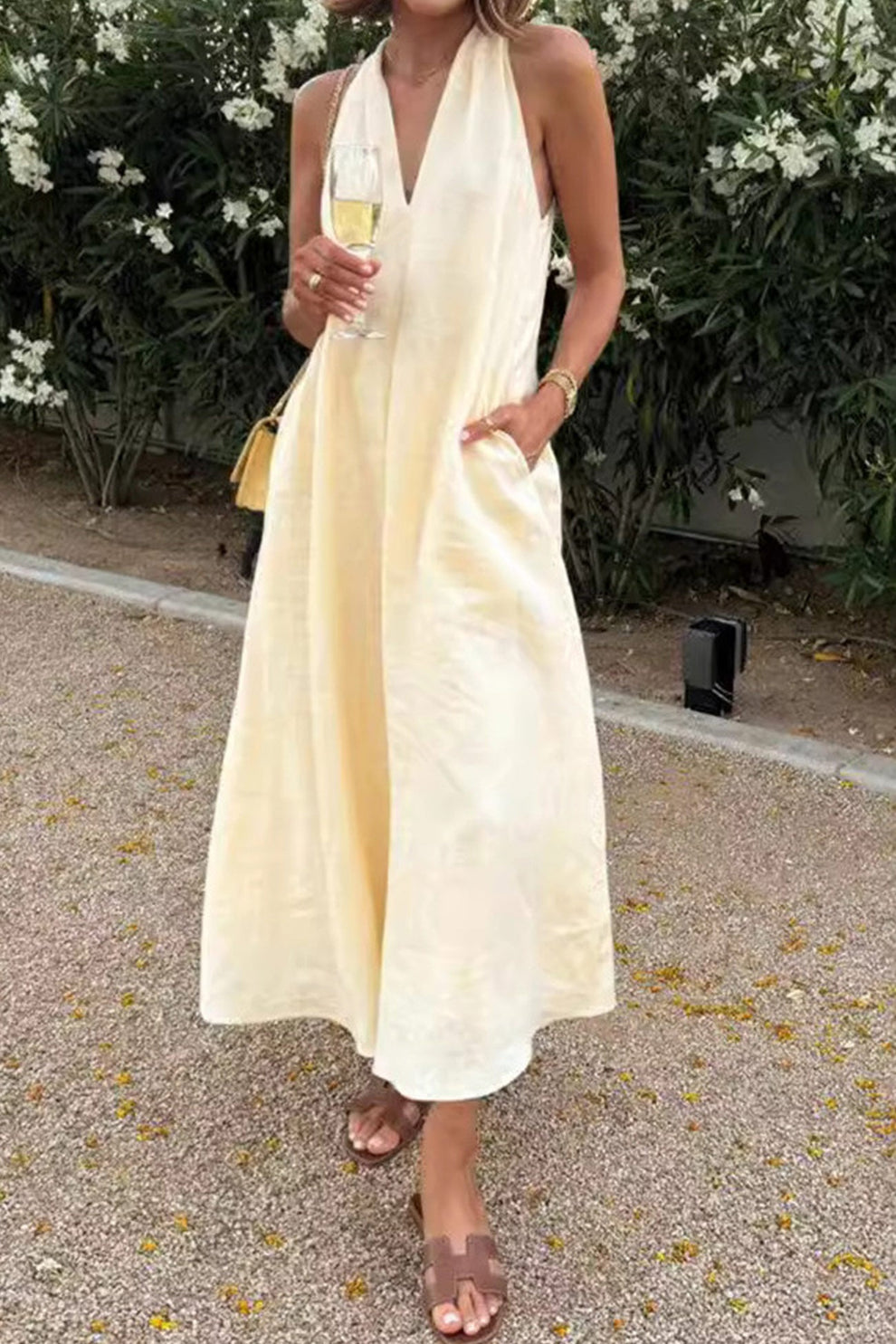 Women’s Sleeveless Halter Maxi Dress with V-Neck and Pockets