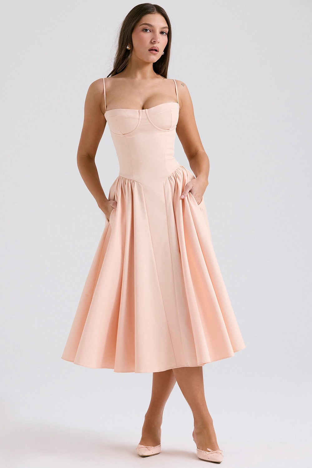 Women’s Sweetheart Neck Midi Dress with Gathered Skirt and Pockets
